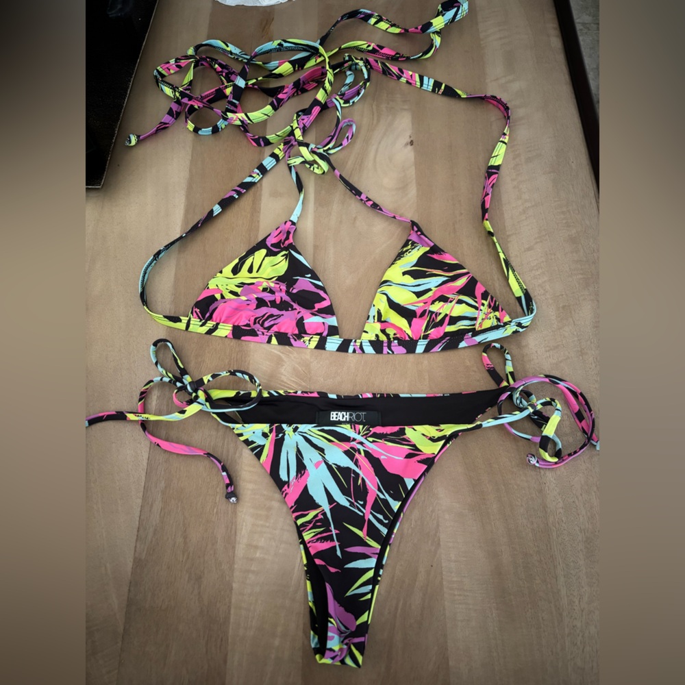 Beach Riot Neon Palm bikini Medium EUC